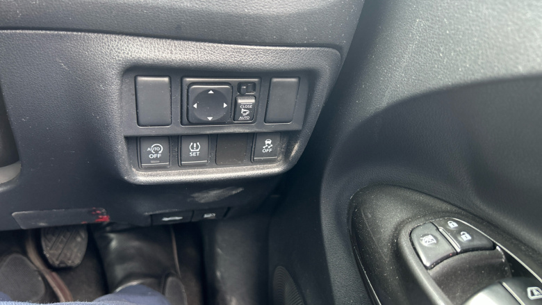 Nissan Juke 1.5 dCi N-Connecta 5dr Diesel Hatchback